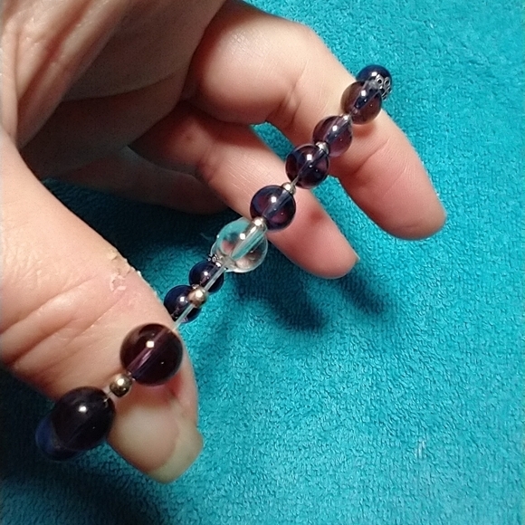 Silvertone crystal butterfly white purple beaded stretch bracelet - Picture 2 of 3